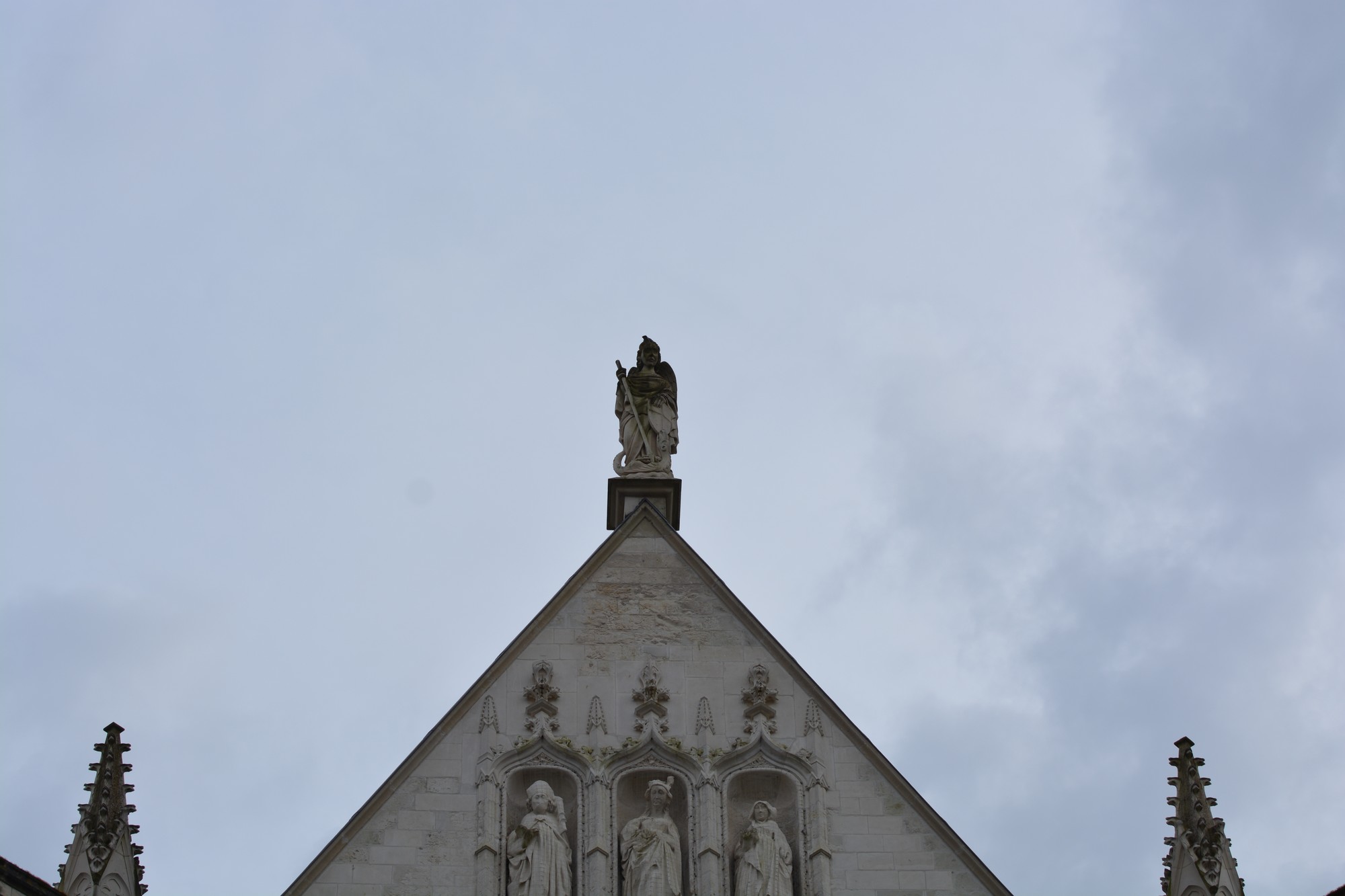 Archange Saint Michel sur le  pignon nord  de Notre-Dame de saint-omer 24/10/2024