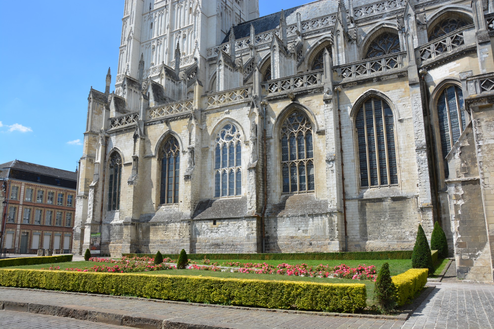 façade nef sud de Notre-Dame de saint-omer