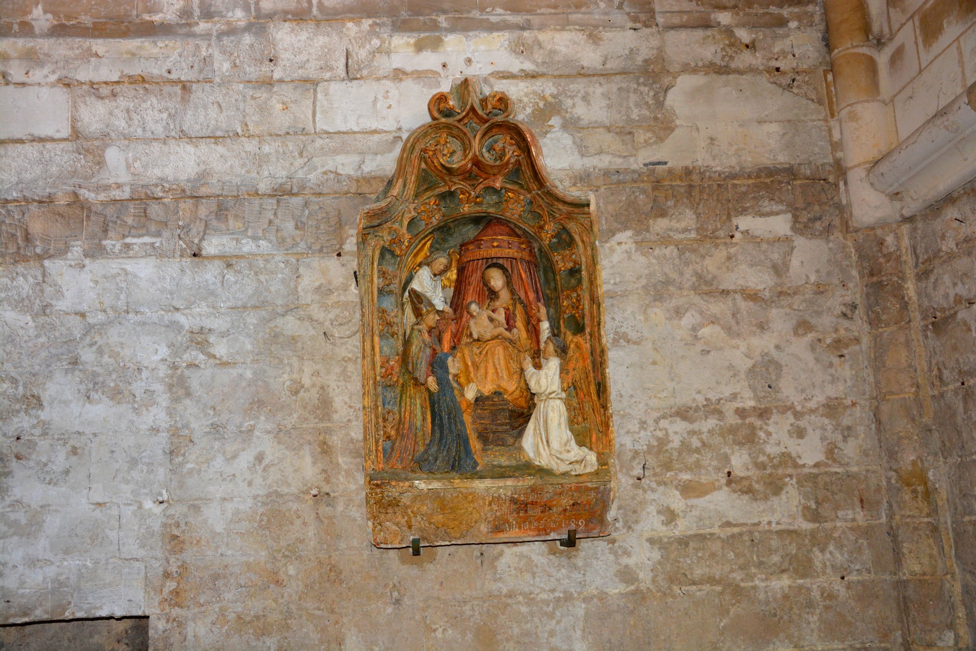 Cathédrale de Saint-Omer - Chapelle de la Conception de Notre-Dame - haut-relief Piéta - photographie prise le 25/10/2024